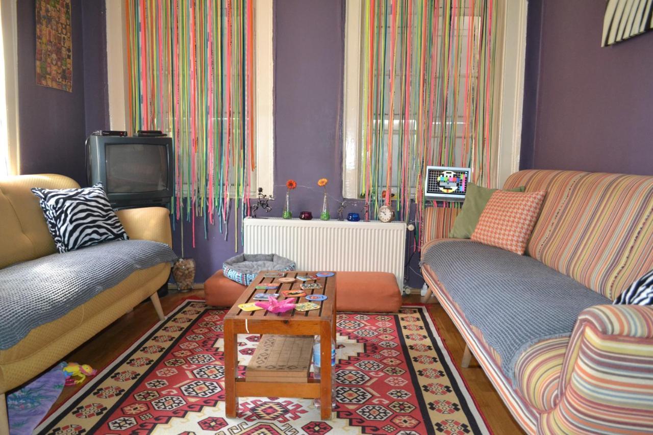 My Happy Home Hostel Izmir Eksteriør billede